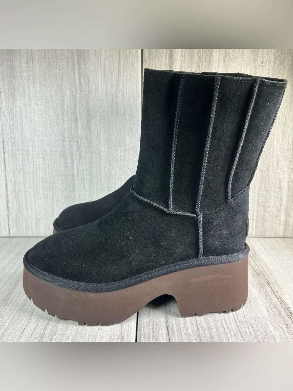 NEW UGG Classic Twin Seam New Heights Black Suede Platform Boots Women’s Size 10